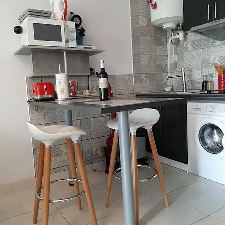 Avec Jardinet Clim Parking Gruissan