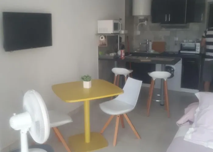 Avec Jardinet Clim Parking Апартаменты Груиссан