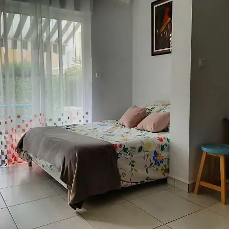 Apartment Avec Jardinet Clim Parking Gruissan