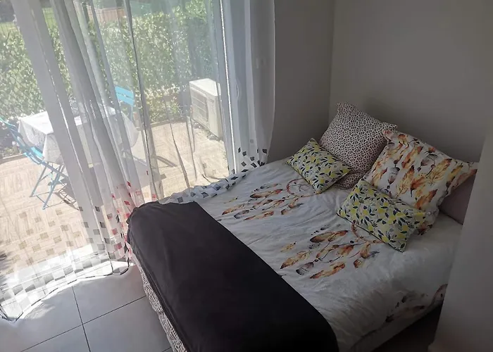 Avec Jardinet Clim Parking Apartman